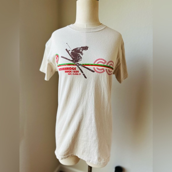 SOLD in bundle Vintage Breckenridge Ski Tee - Picture 5 of 7
